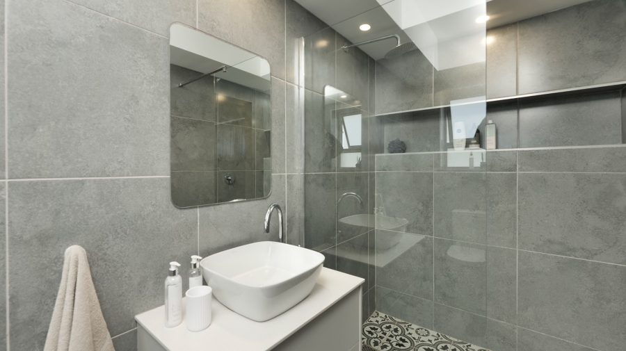 5 Bedroom Property for Sale in Agulhas Western Cape